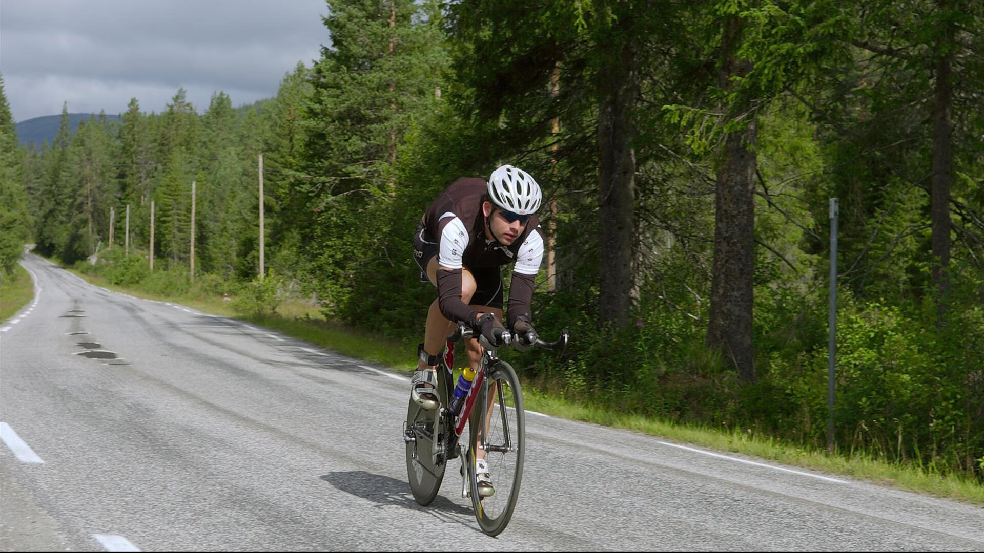 KAIYUNAPP-东契奇与导演合作推出篮球纪录片，聚焦梦想与现实，东契奇谈自己的篮球偶像