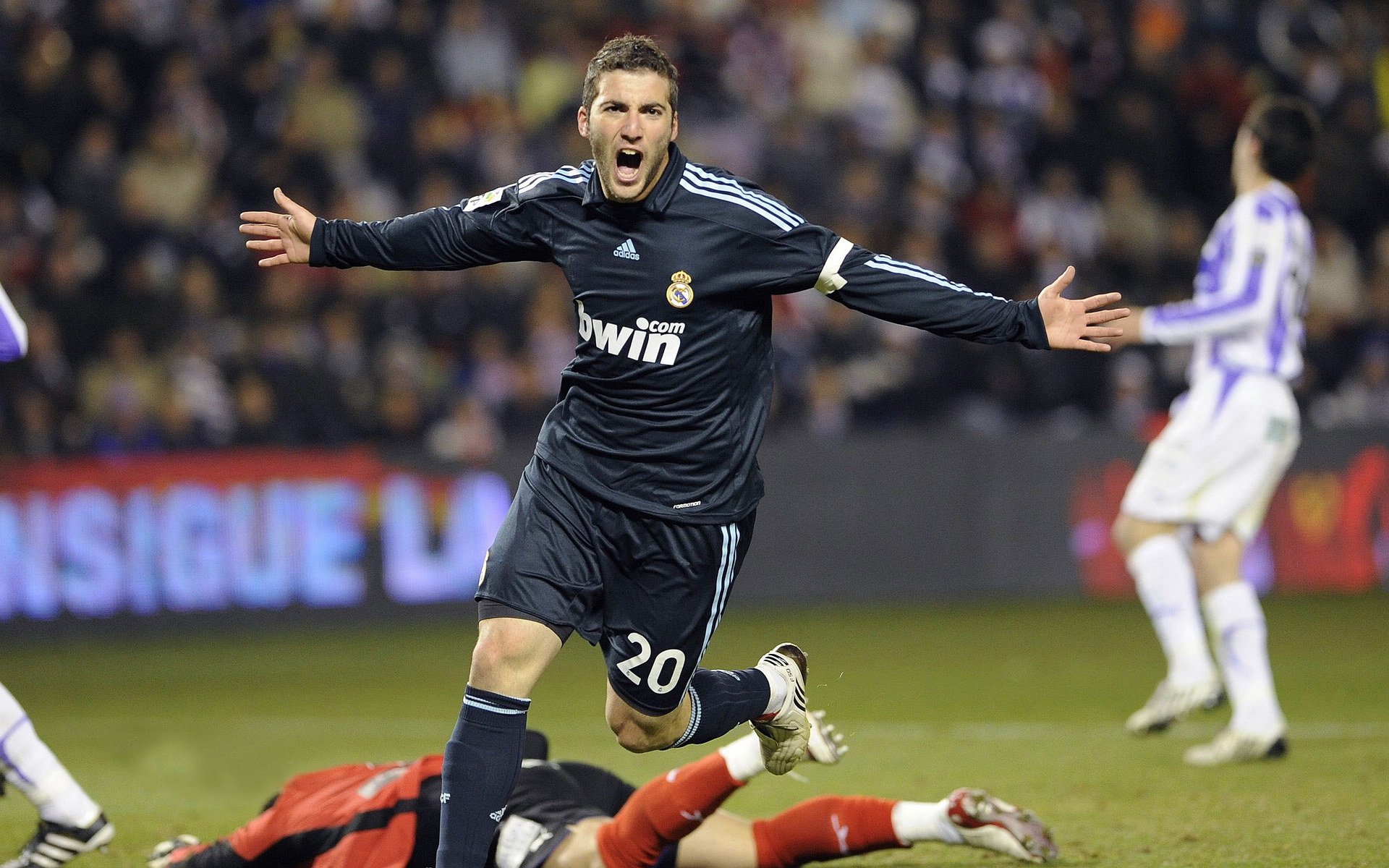 国字号球队训练设施全面升级,国字号最炸裂进球