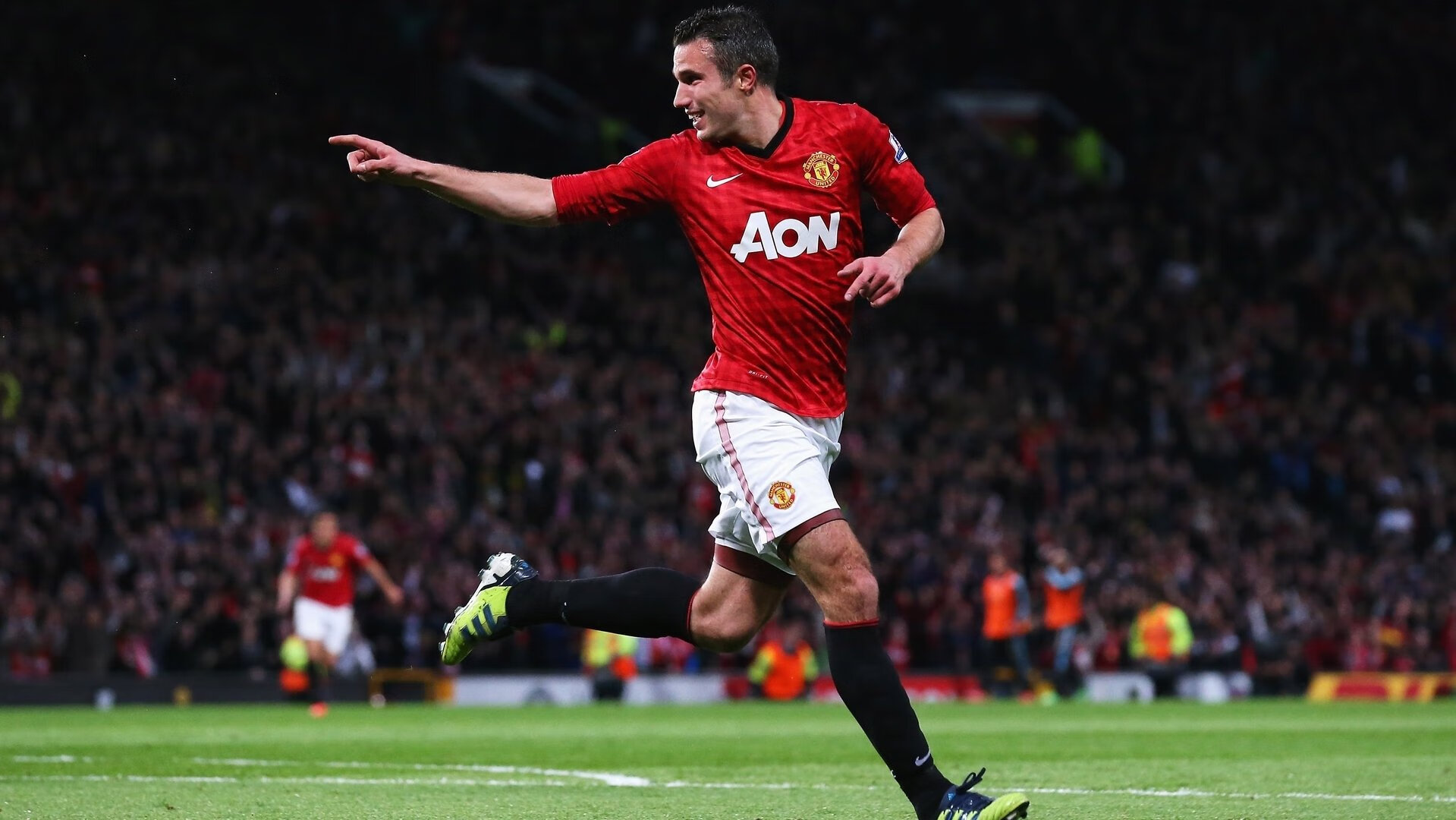 足球产业链:从青训到转播的全产业生态,足球产业主要经营内容